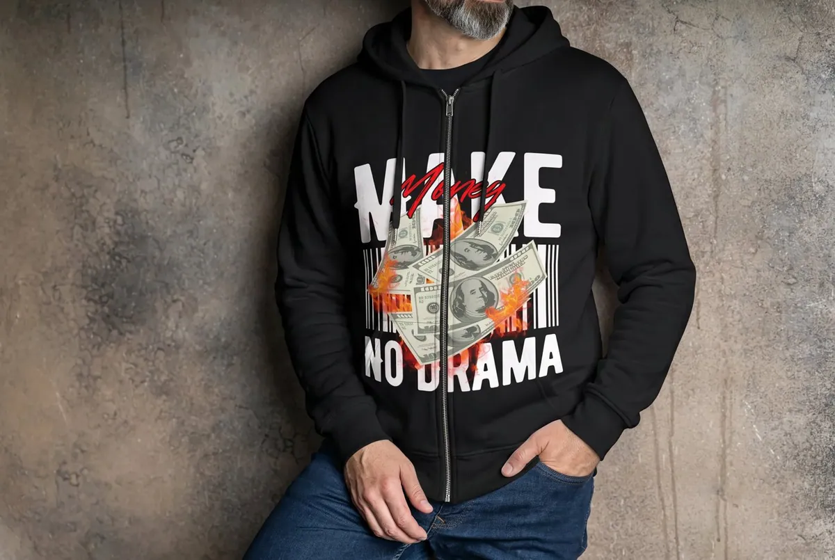 „Make Money No Drama” cipzáros pulóver részletfotó – egyedi, személyre szabott ajándék